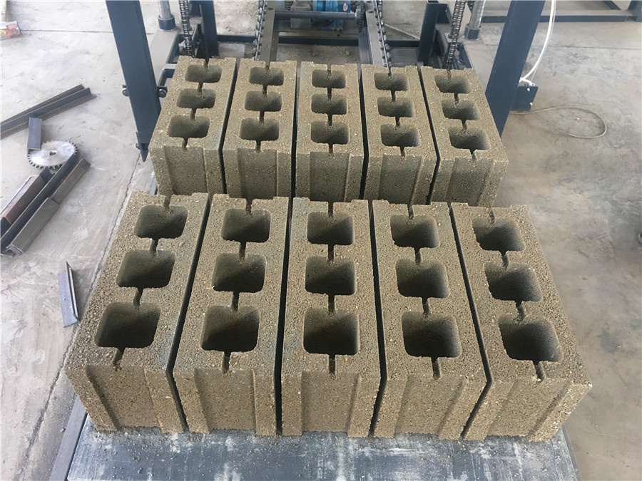 Cheap Diesel Engine Mobile Movable Egg Laying Concrete Cement Hollow Block Blocks Making Machine Machines Price africa haiti usa